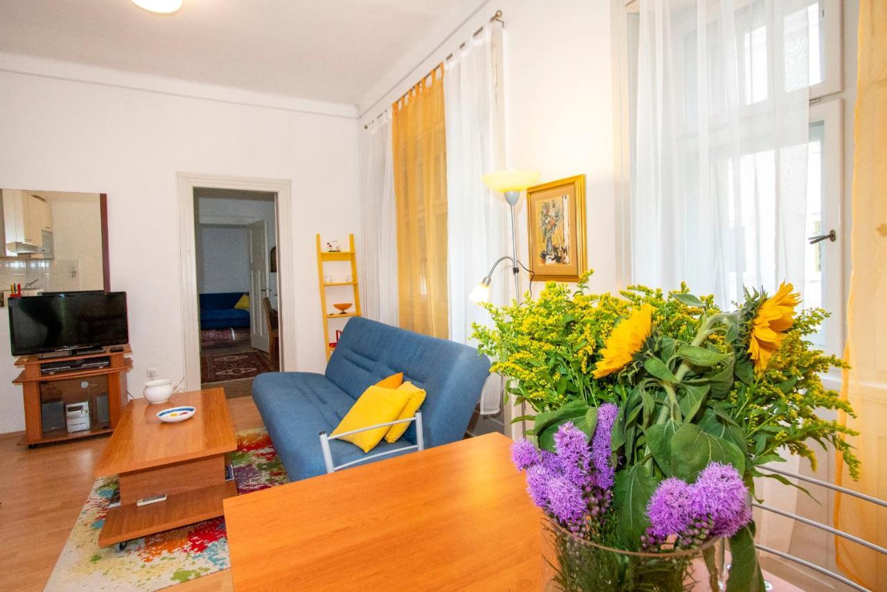 Apartment Aria
