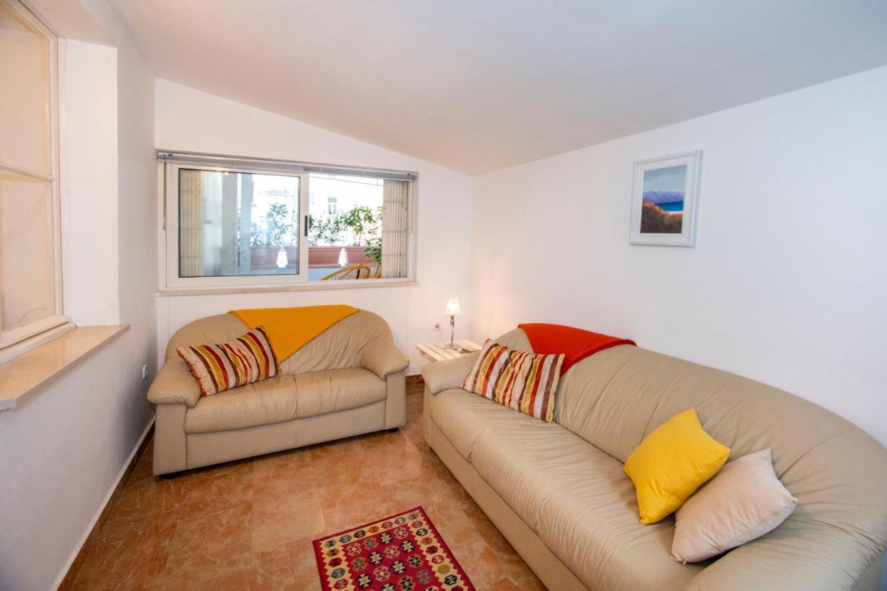 Apartment Aria