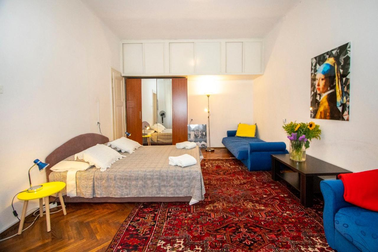 Aria Apartment Split