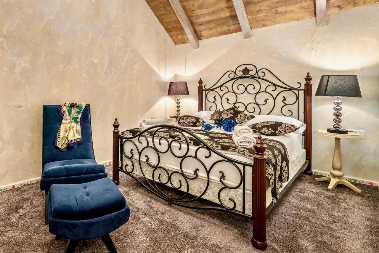 Historic Plaza Varos (adults Only) Hotel