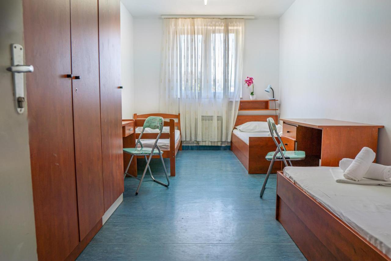 Dujam Hostel