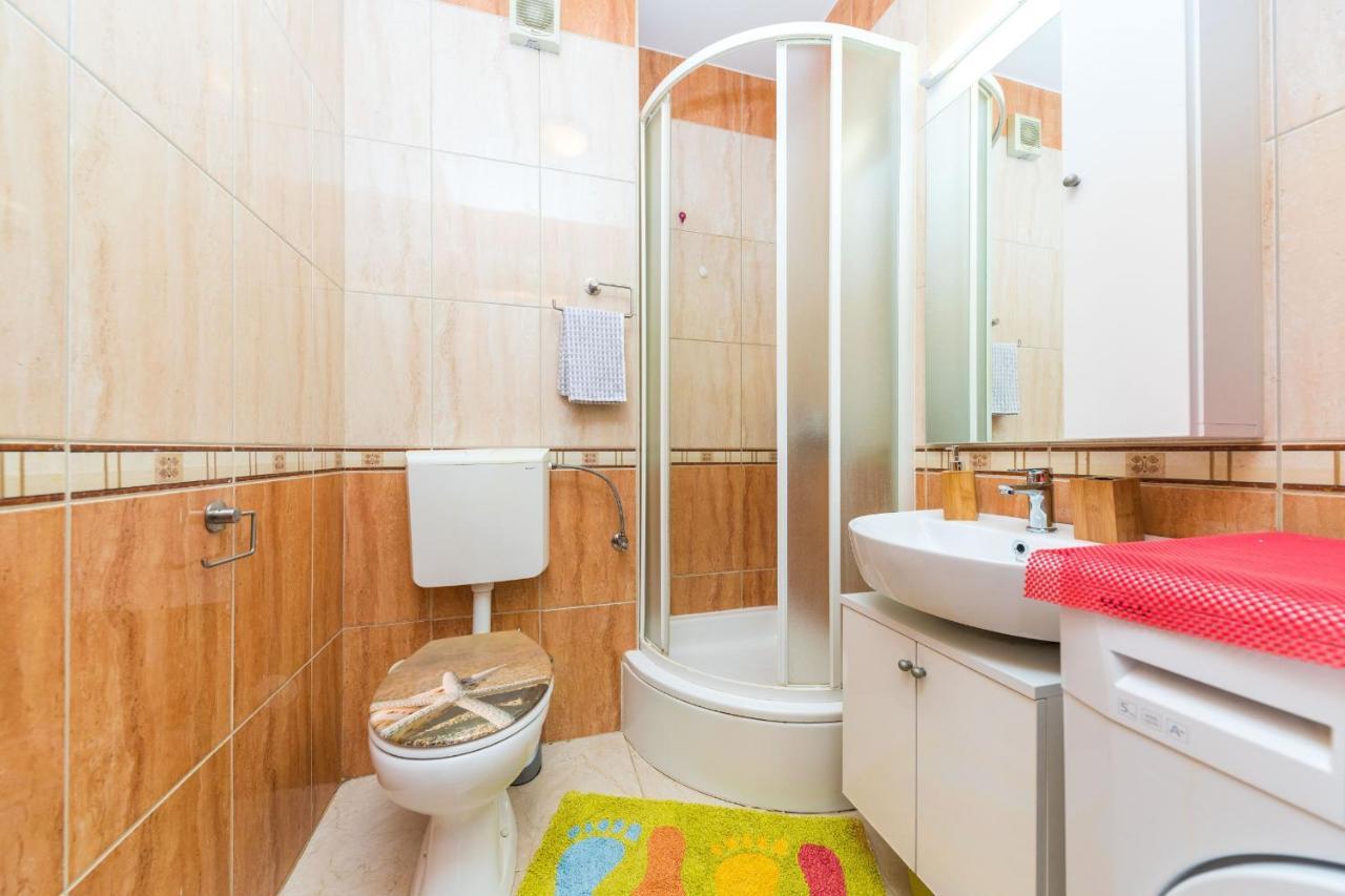 Studio Znjan With Balcony Apartman *