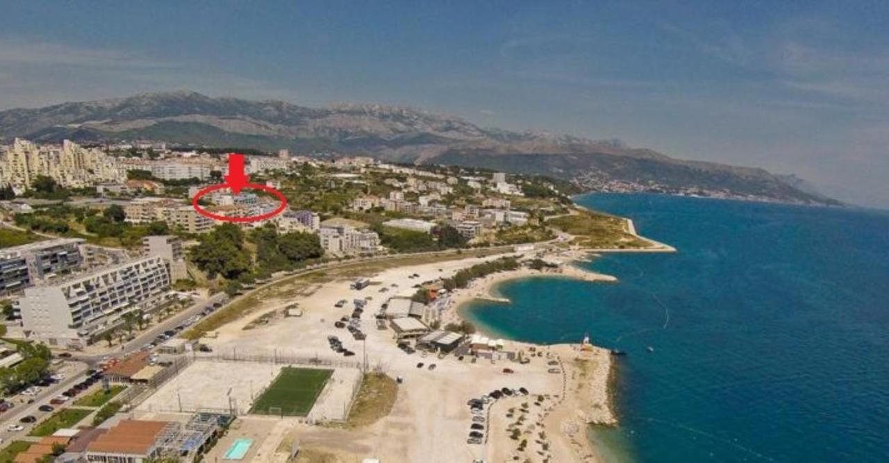 Studio Znjan With Balcony Apartman *