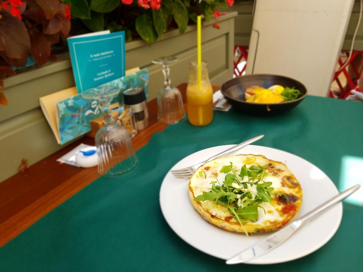 Acomodação com café da manhã  Luxury Mareta 4*