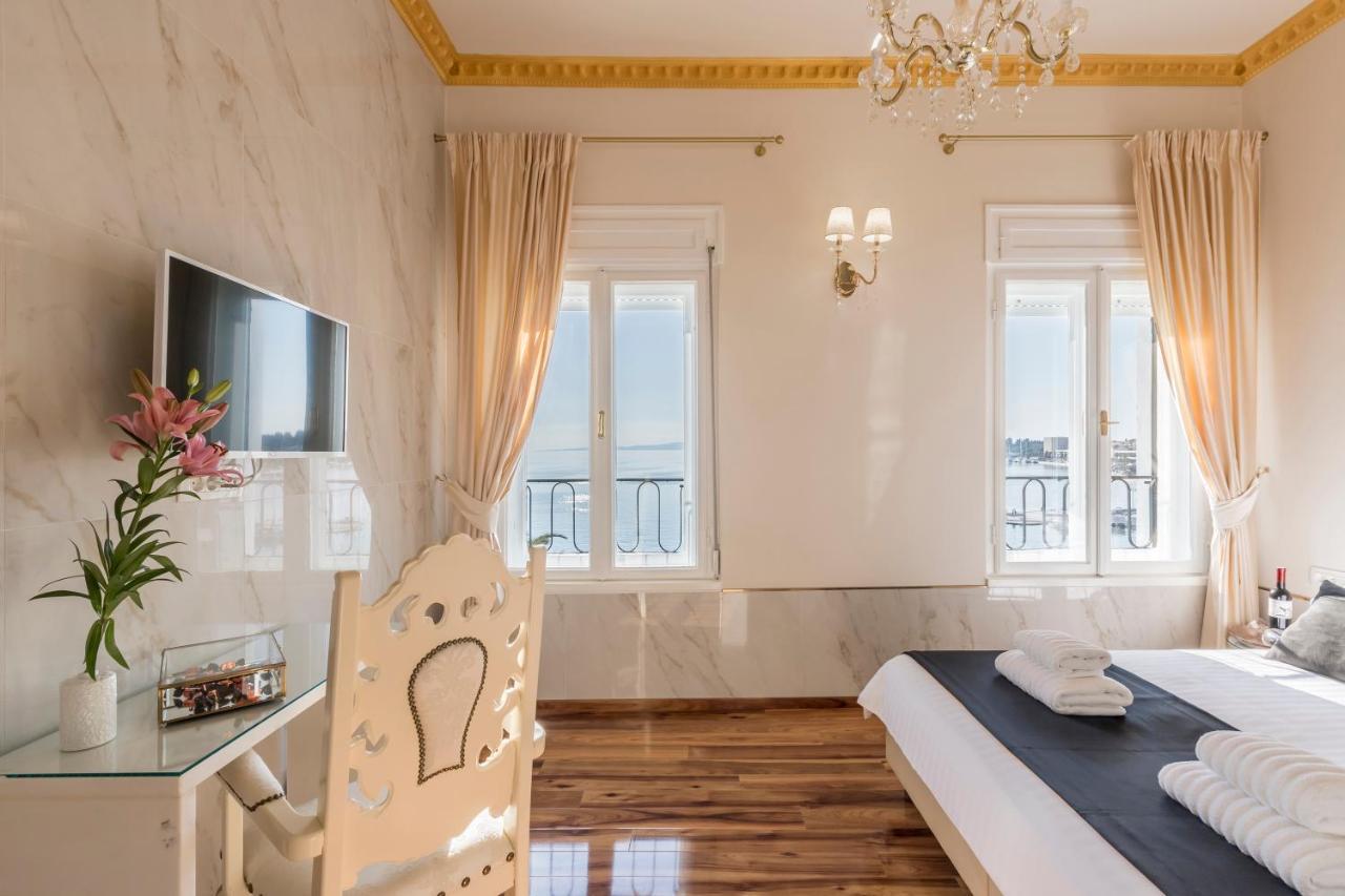 Olivia Luxury Split