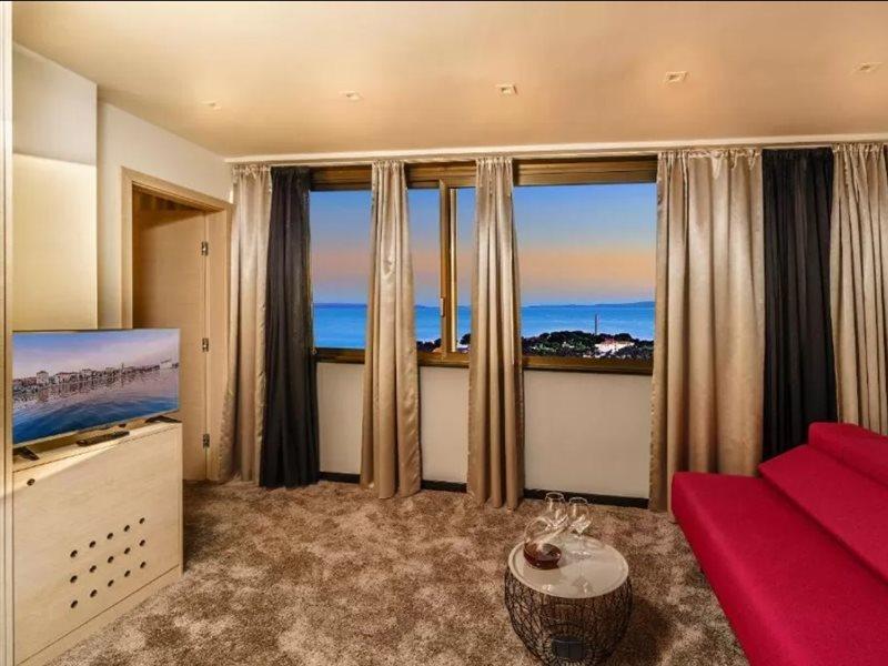 The View Luxury Split