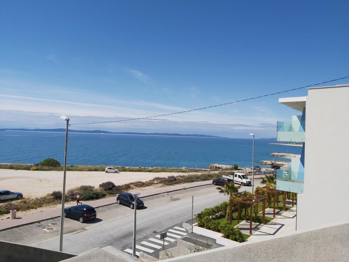 Seaside Darling Apartment *