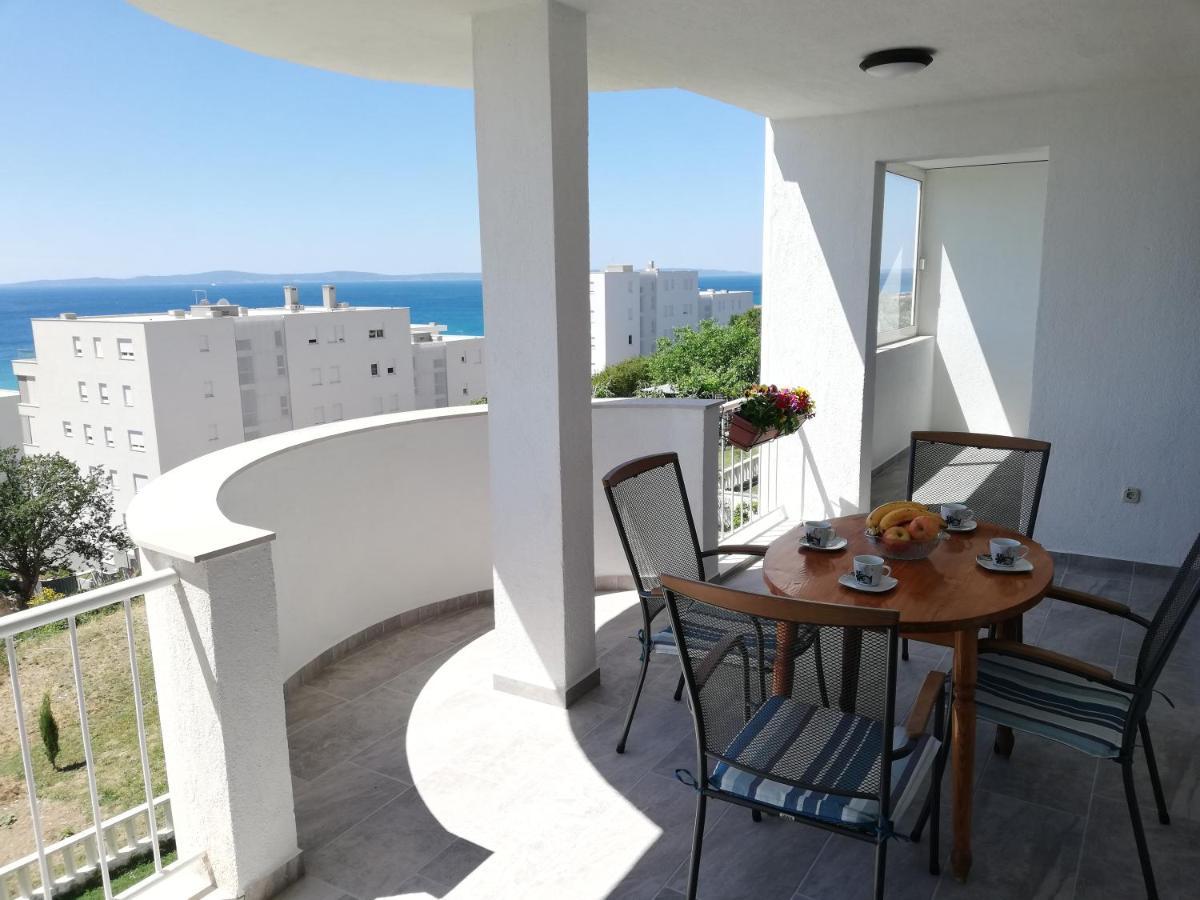 Sea View Reno W/garage Apartment *