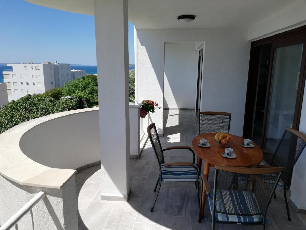 Sea View Reno W/garage Apartment *