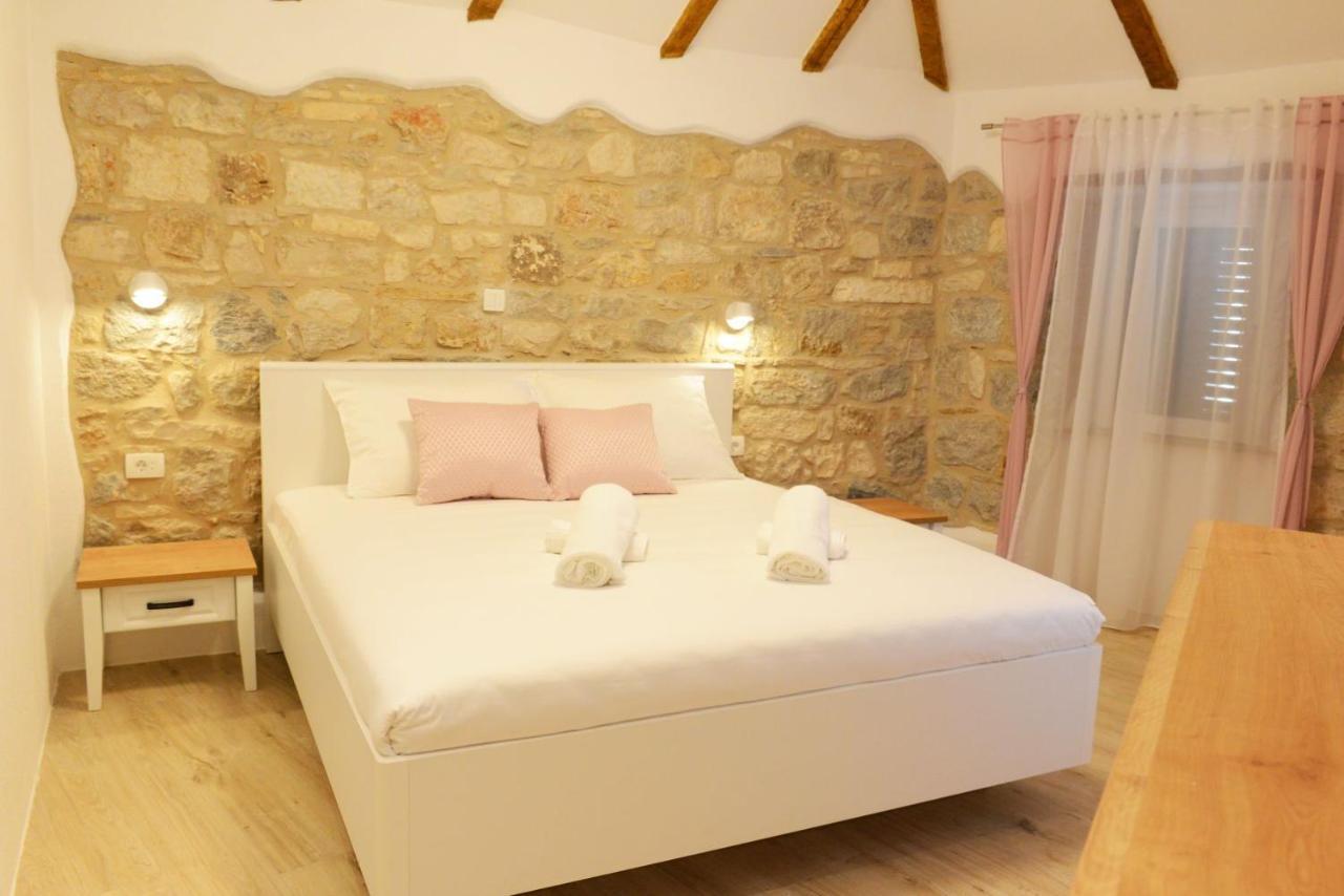 Veli Varos Old Town Deluxe Apartment City Centre *