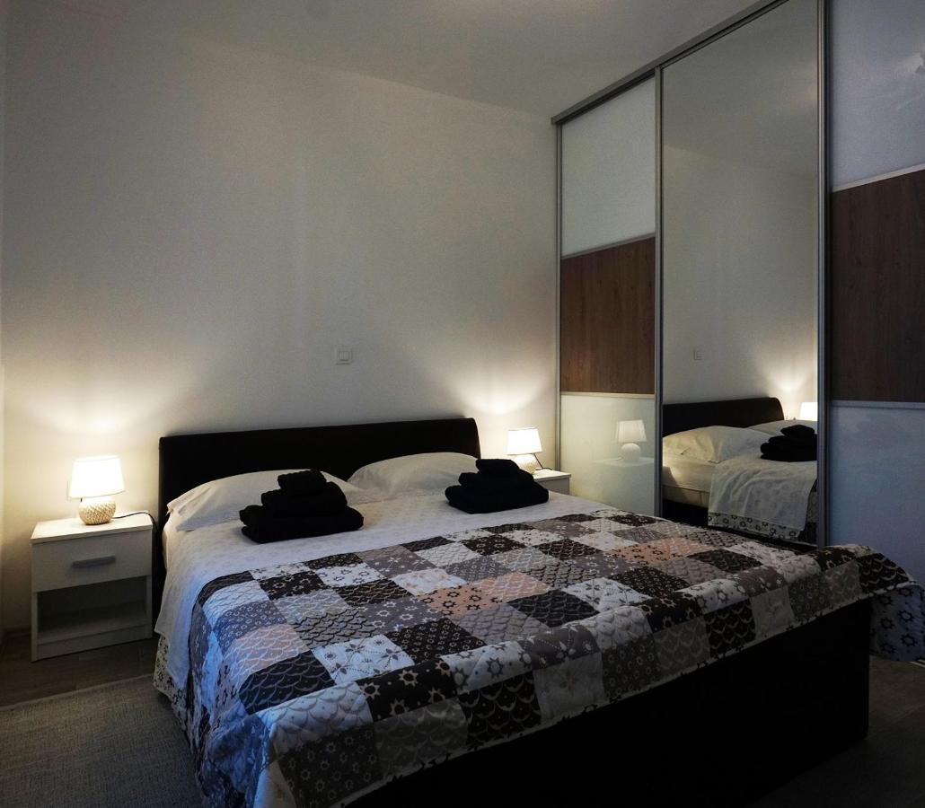 Deluxe Joia With Balcony On The Bacvice, Free Parking, Old Town, Near Ferry Port * Split