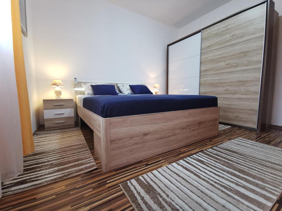Maslic Apartment *