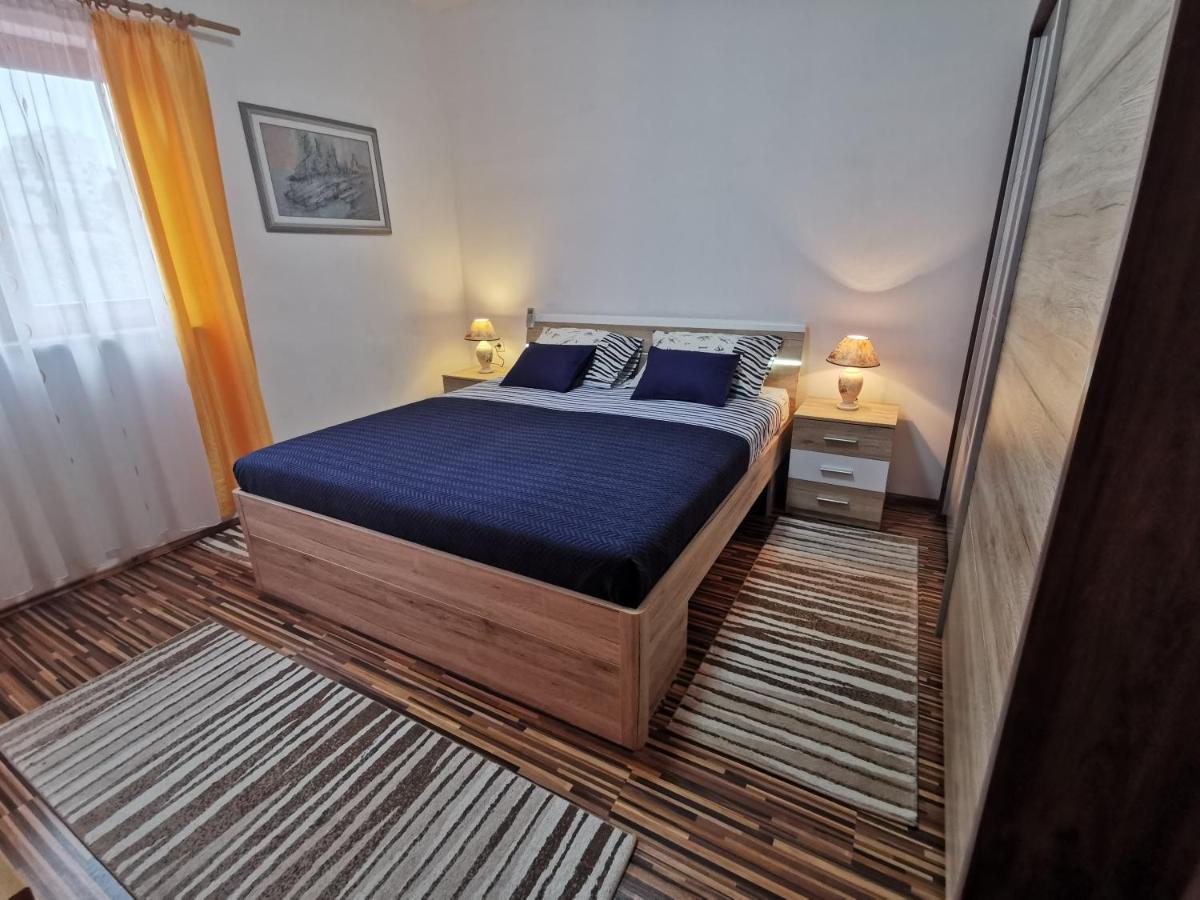 Maslic Apartment *