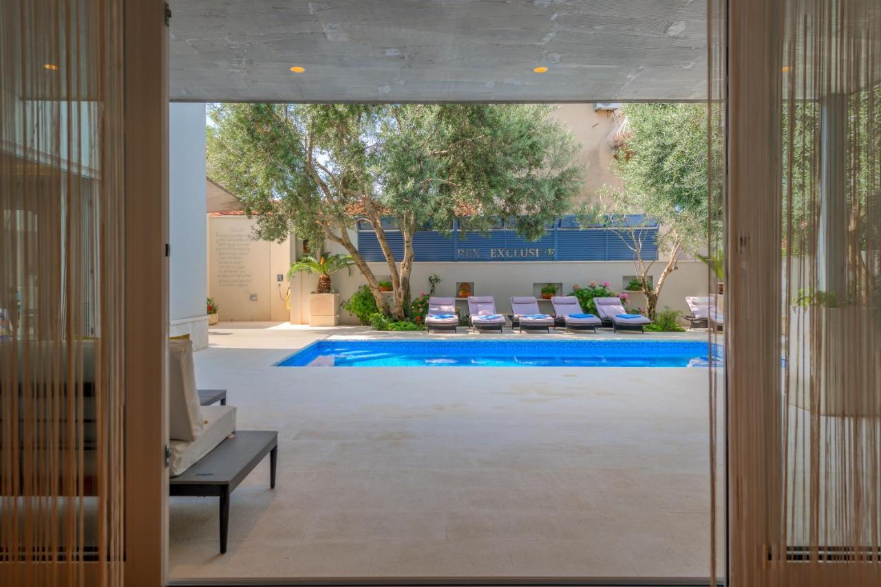 Rex Exclusive Apartment Split