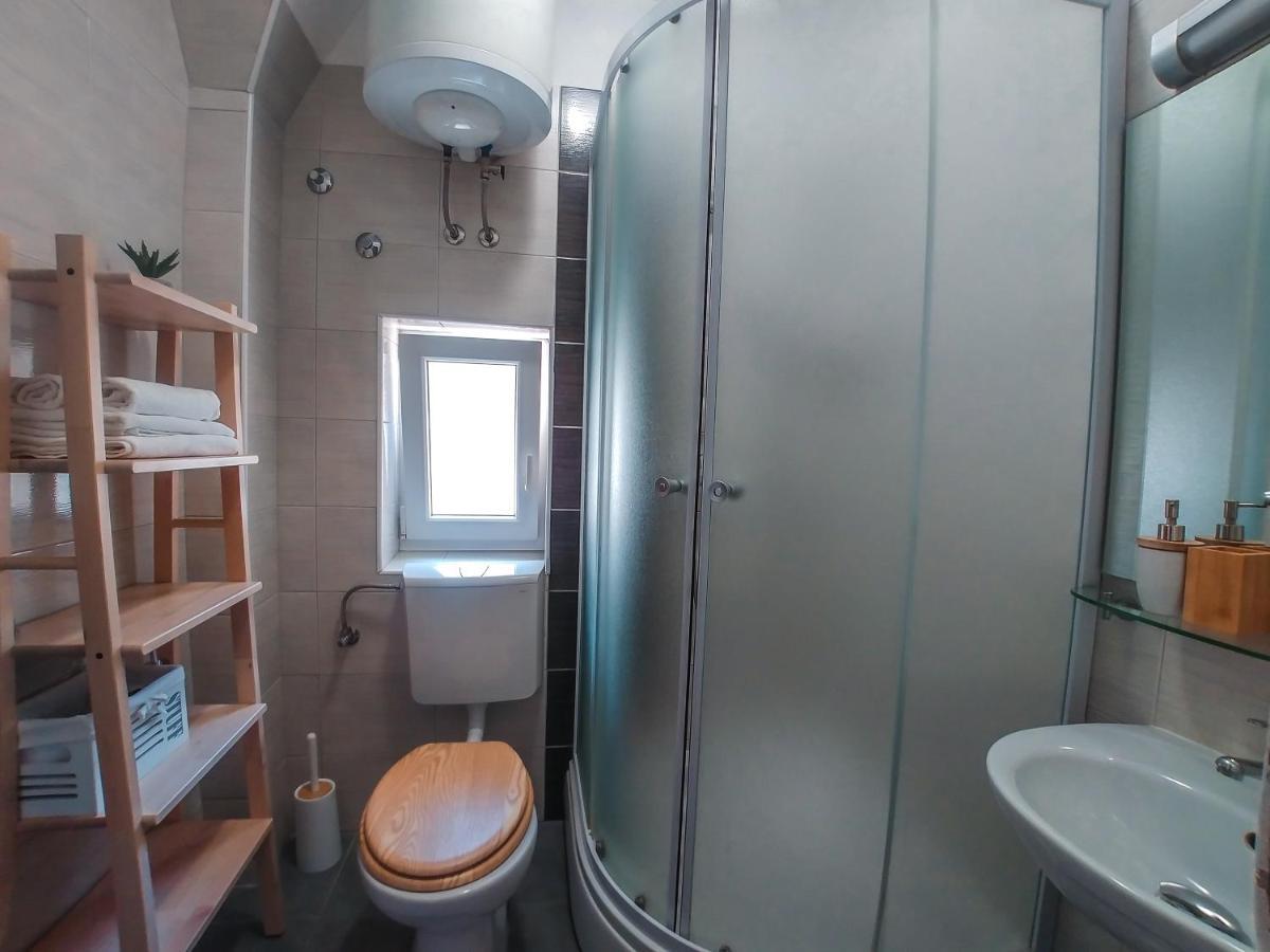 Julije Rooms