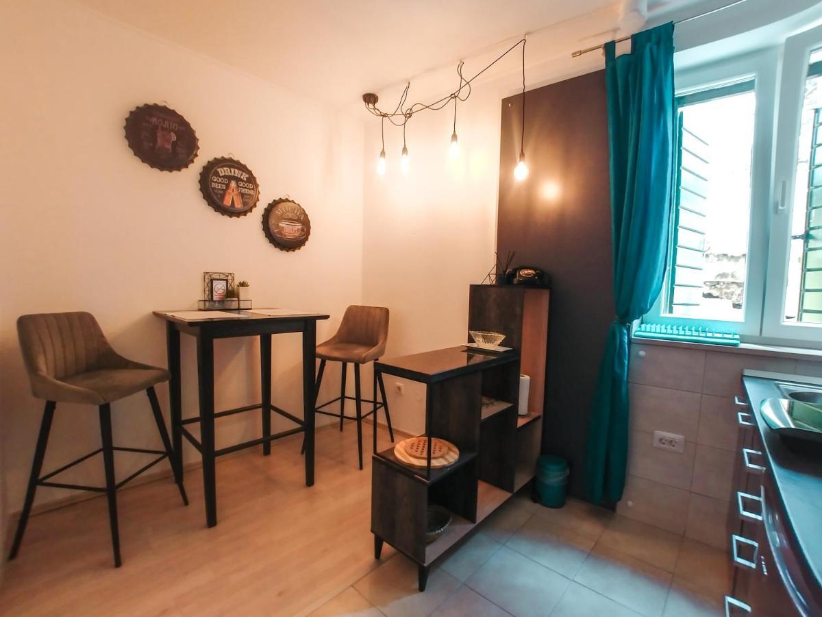 Julije Rooms