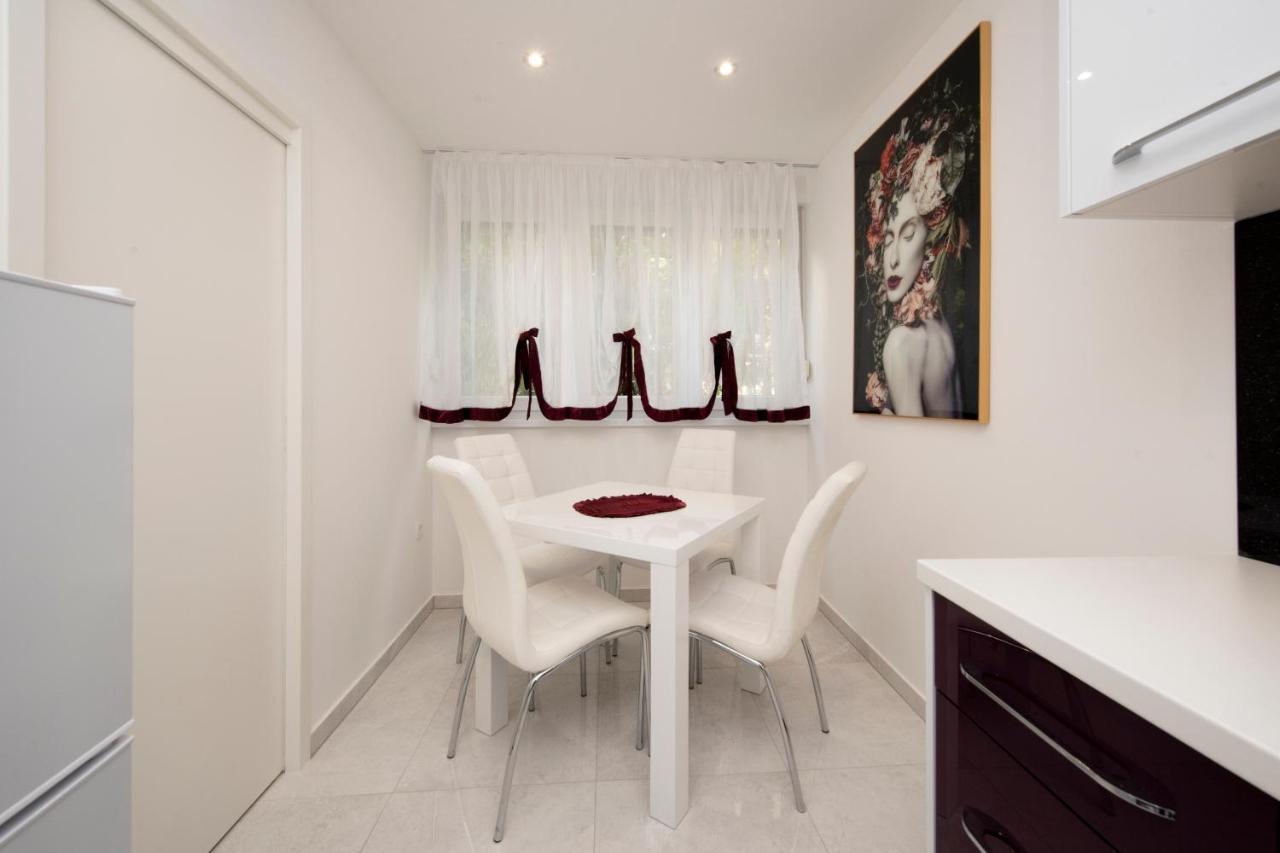 Lions Apartment *