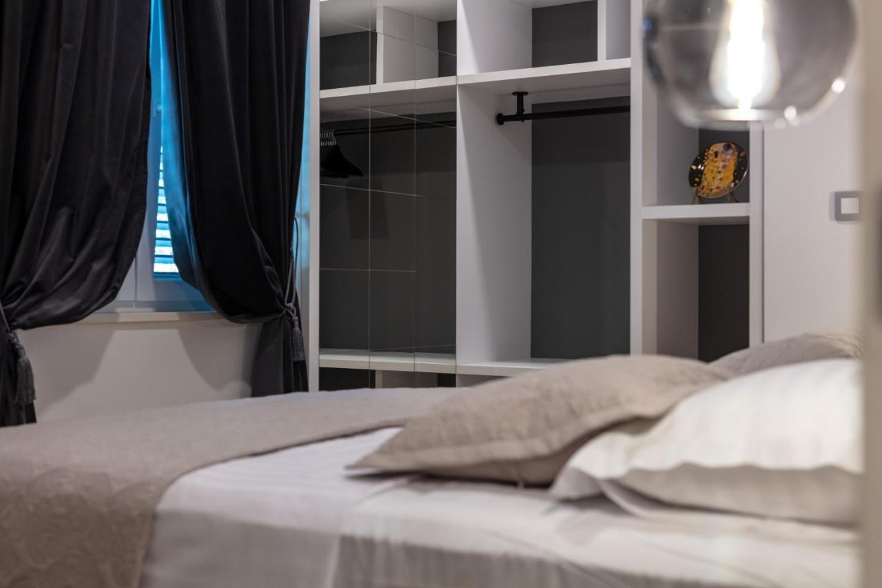 Ivano & Josip, Bacvice Beach Apartment *