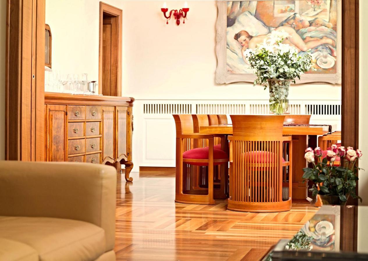 Exclusive Seafront Villa 5 Bedrooms Villa Mestro Outdoor Pool Magical Sea Views Split Villa