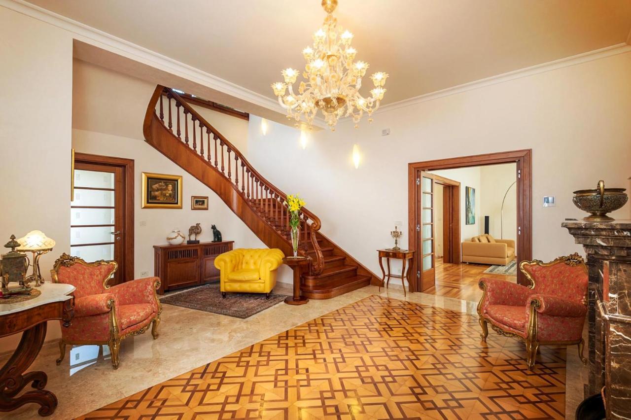 Exclusive Seafront Villa 5 Bedrooms Villa Mestro Outdoor Pool Magical Sea Views Split *
