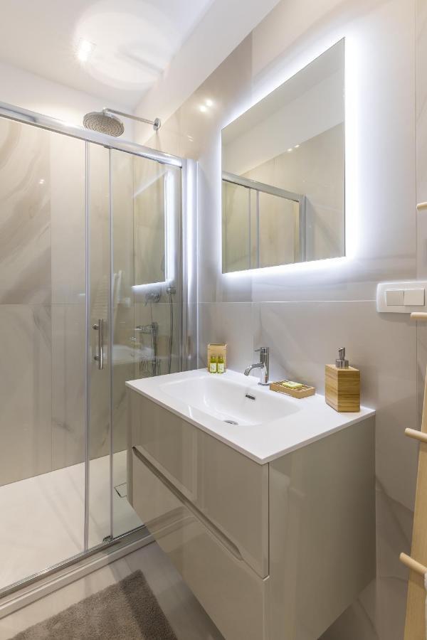 Adriatik Lux Teatro 2 *