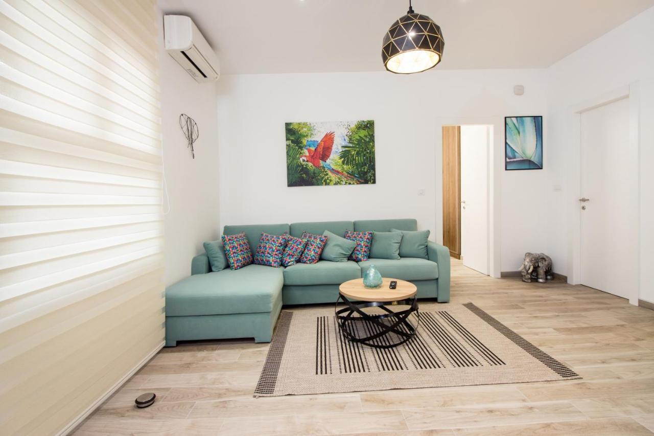 Apartment Utopia *