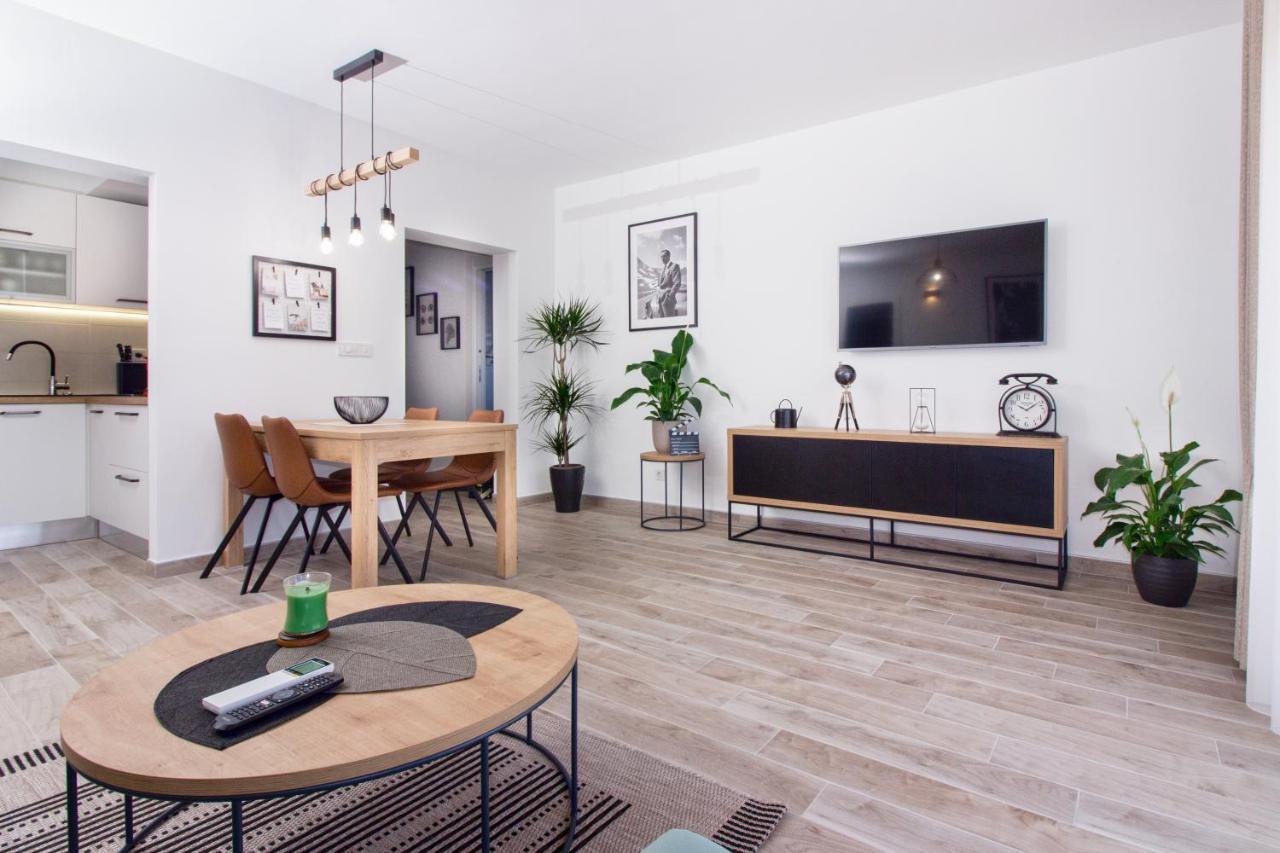 Utopia Apartment
