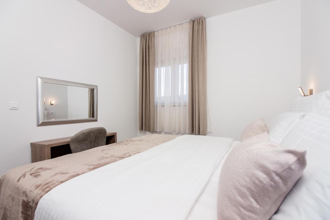 Apartment Utopia *