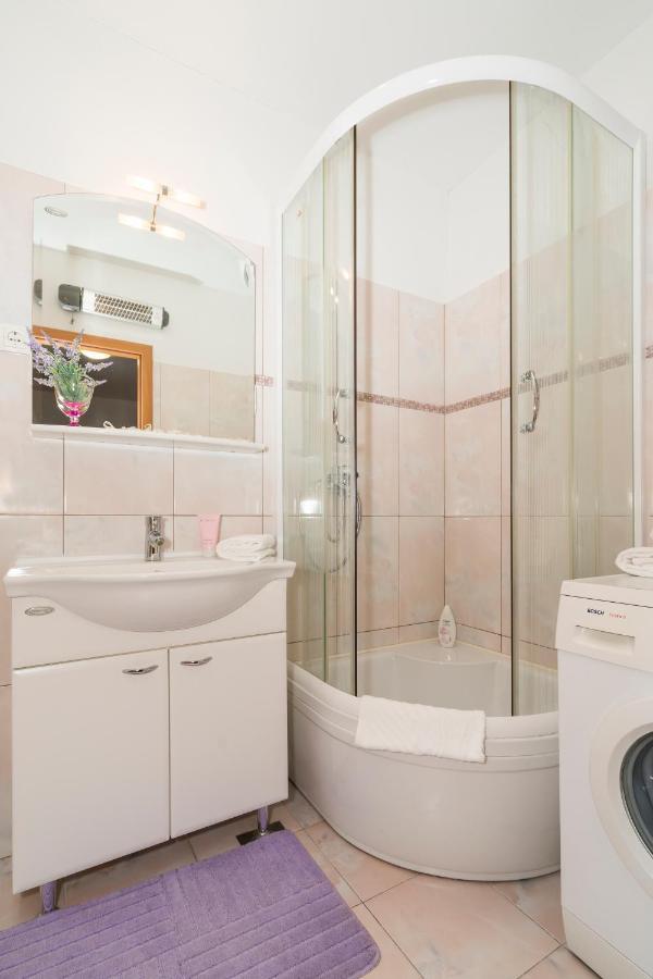 Apartman In Old Town With View *