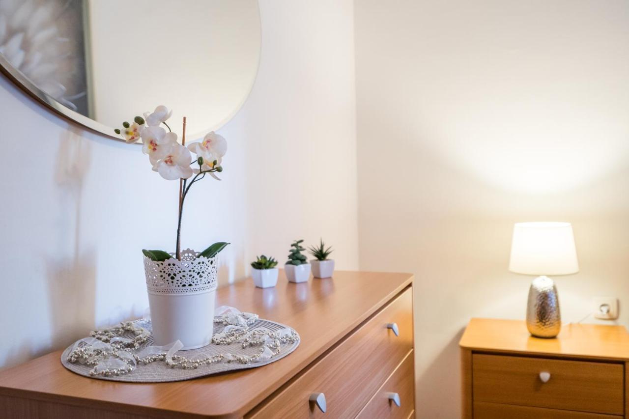 Apartman In Old Town With View *
