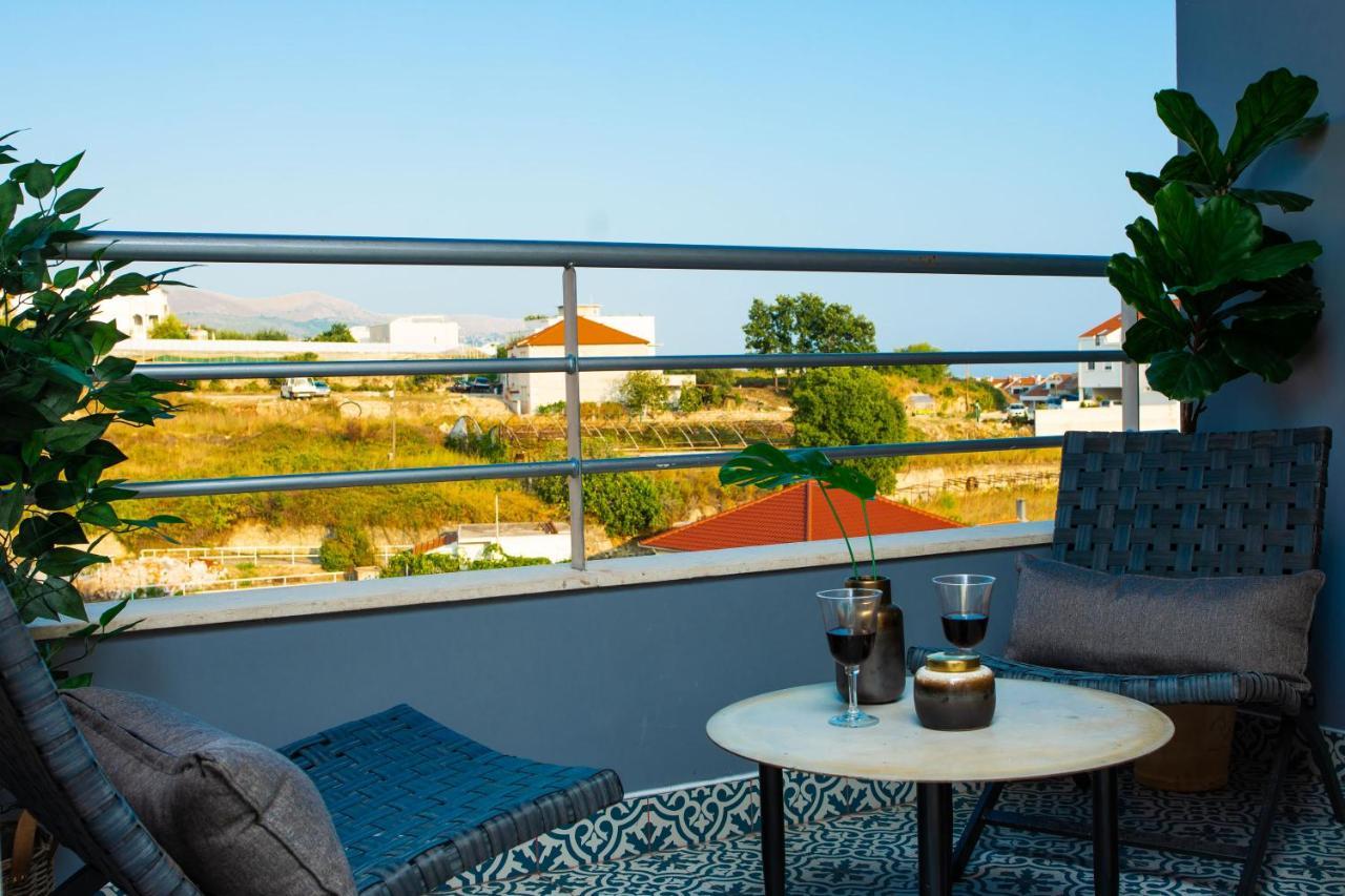 Seaside - Balcony, Sea View, Free Garage Apartment