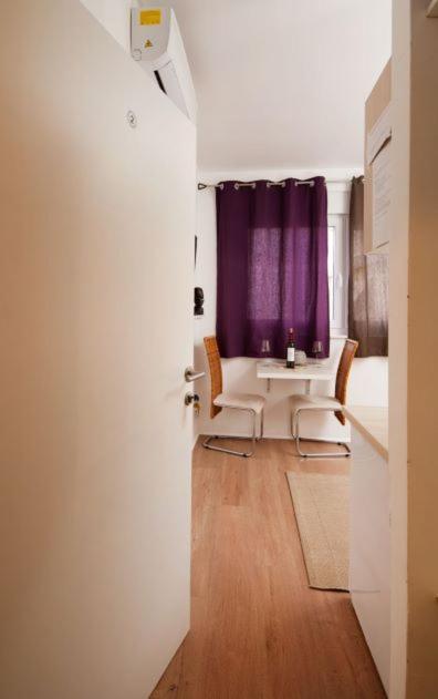 Centar 2 Private With Ensuite And Kitchenette Split