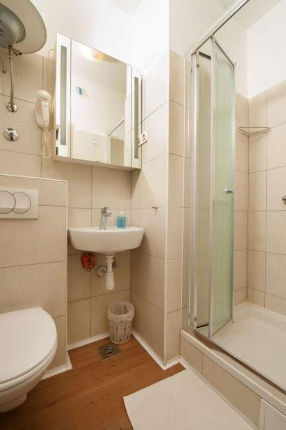 Centar 2 Private With Ensuite And Kitchenette Apartman *