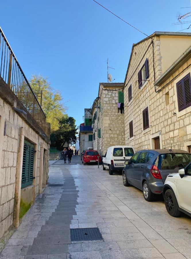 18m² Appartement, Met 1 Privé Badkamer In Stadscentrum Split