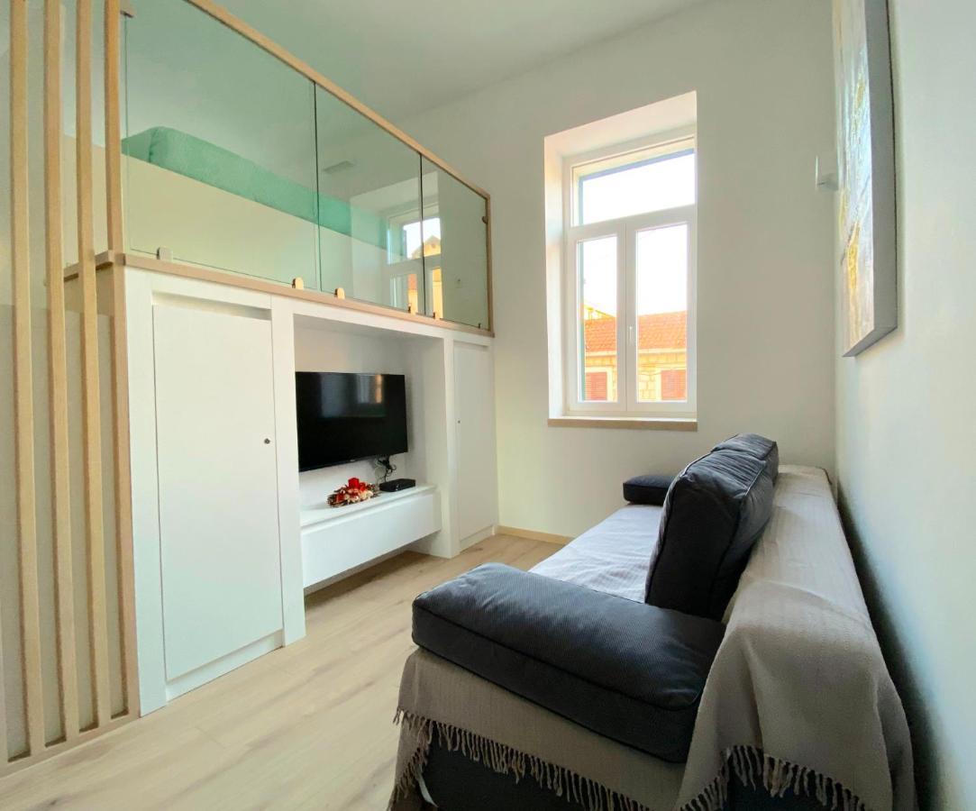 Apartment Orchard On Rokova St - 5 Min Walk To The Old Town Of *
