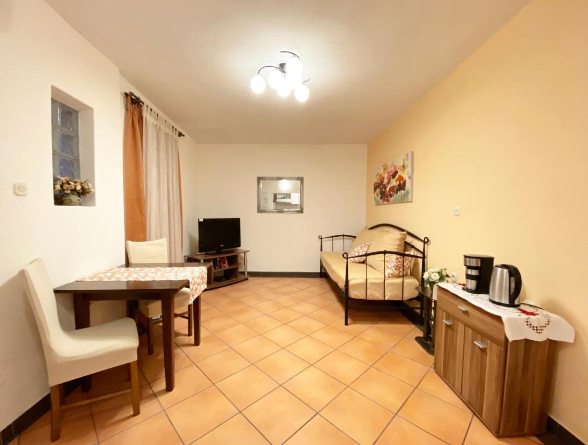 Apartment Lavender On Nincevica St- 1 Bedroom 5 Min To The Old Town Of *