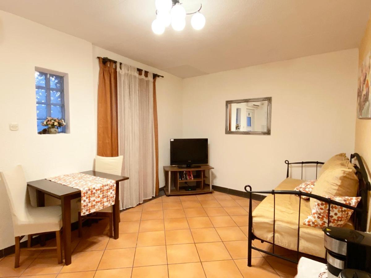 Lavender On Nincevica St- 1 Bedroom 5 Min To The Old Town Of