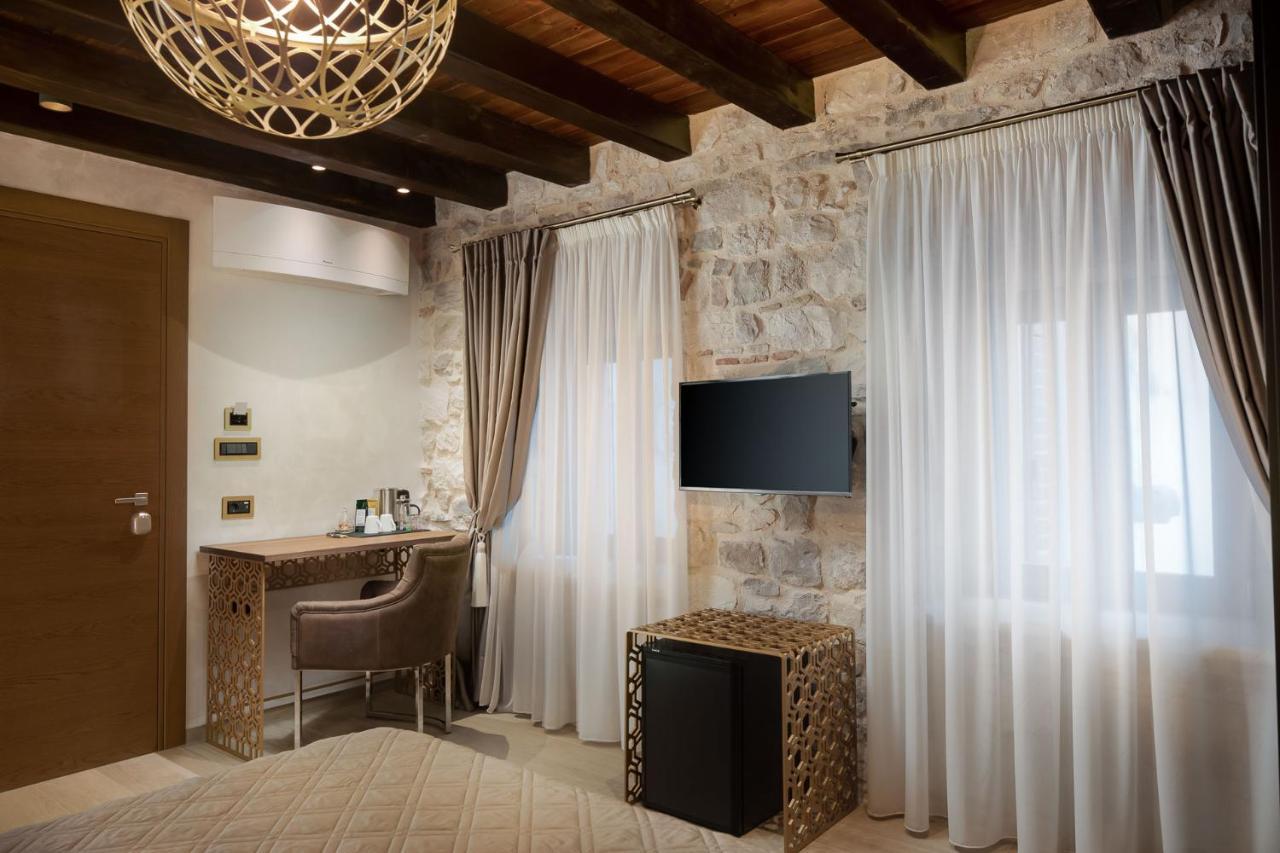 Luxury Ma De Dominis Bed & Breakfast