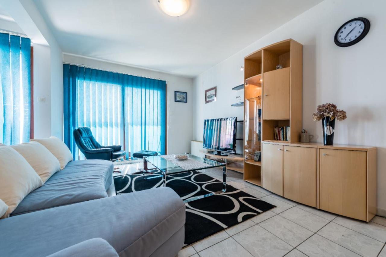 Apartment Sea View Reno W/garage *
