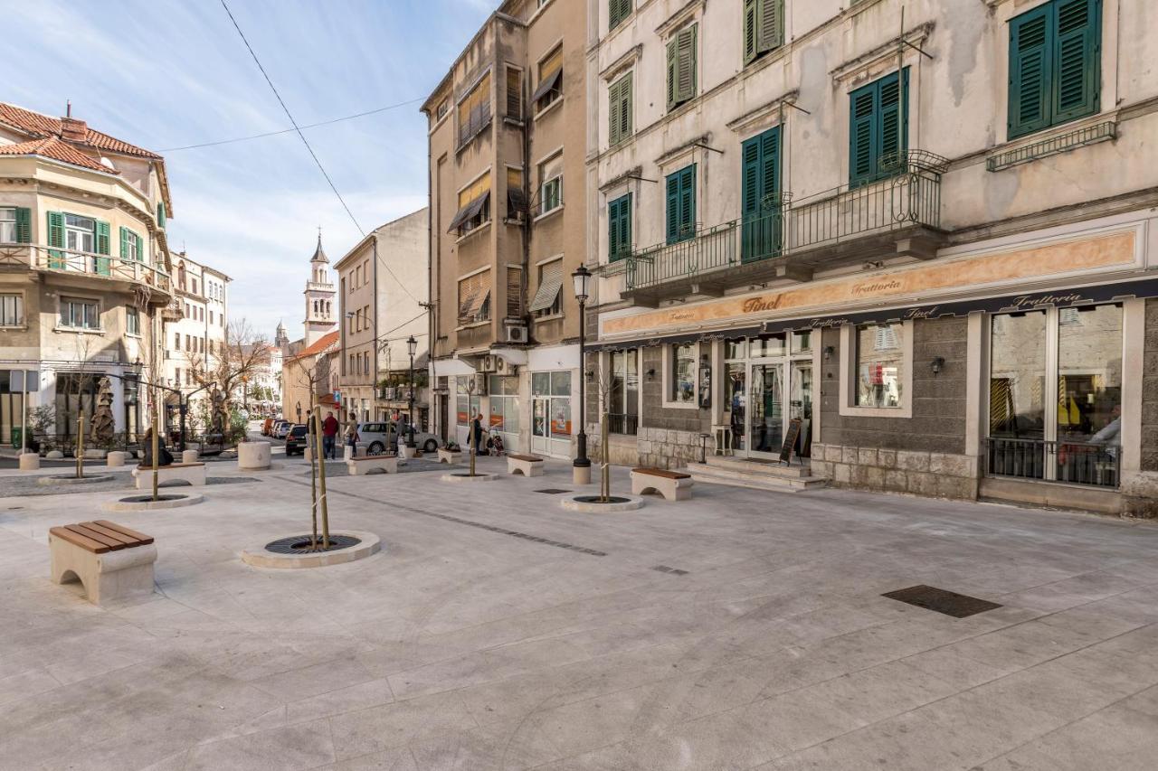 Insula * Split