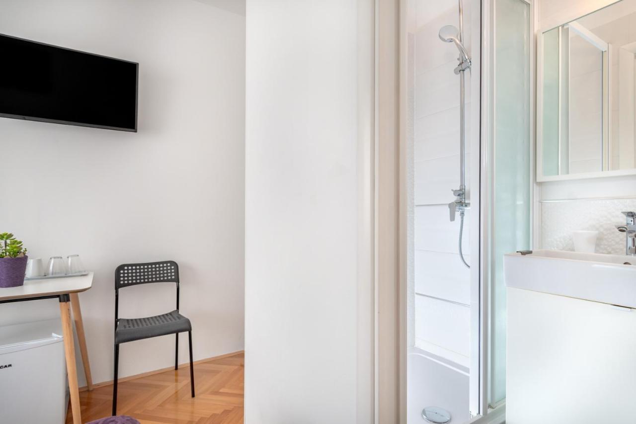 Apartment Rooms&apartments Zelux Split