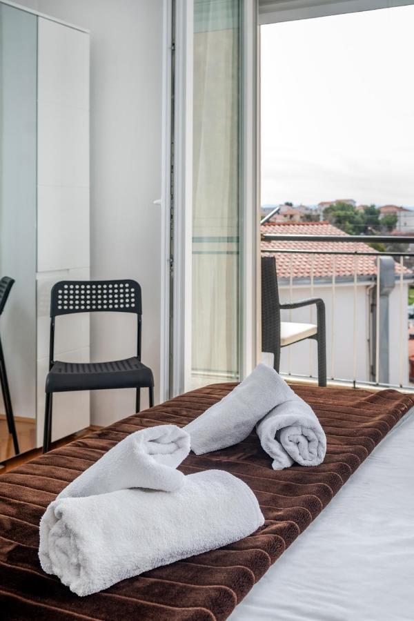 Rooms&apartments Zelux Apartment *