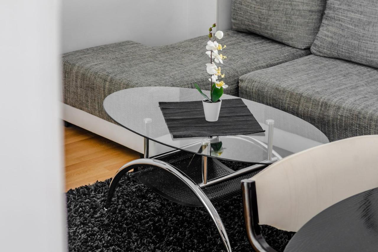 Rooms&apartments Zelux *