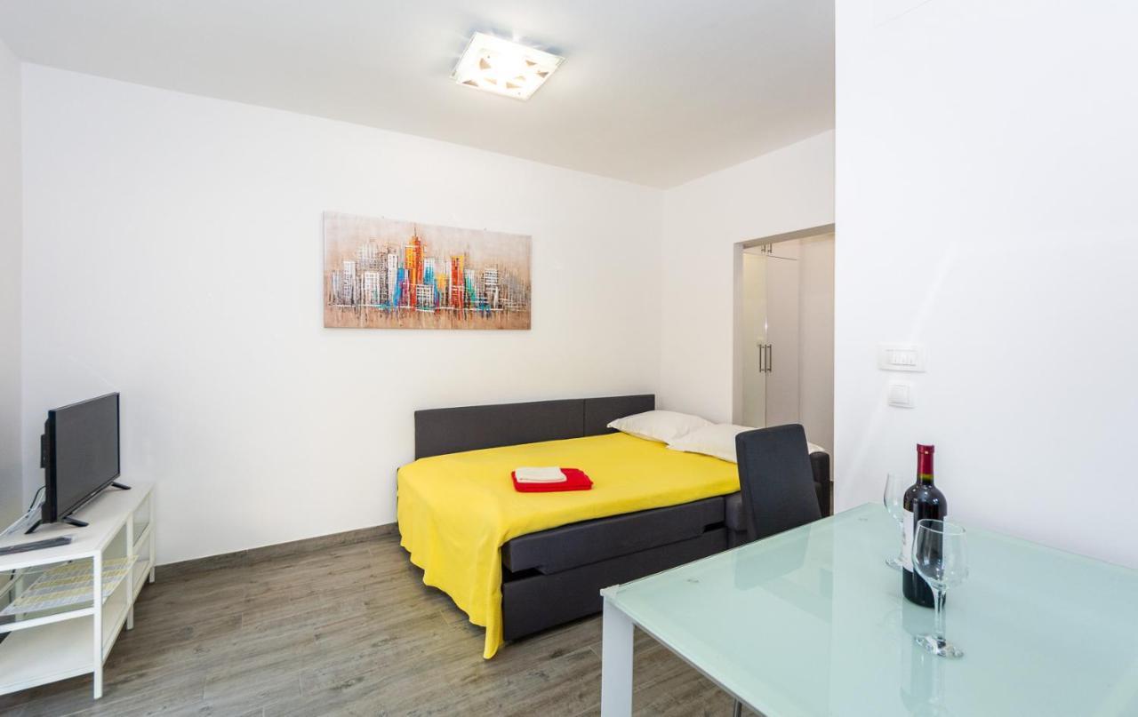 Mary Apartment