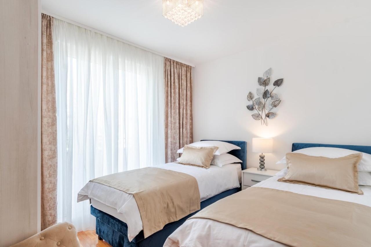 View Apartment Split