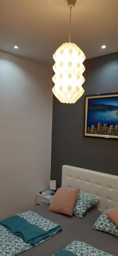 Cozy Mihaela With Balcony, Near Park Marjan & Old Town - Quiet Neighborhood Apartment *