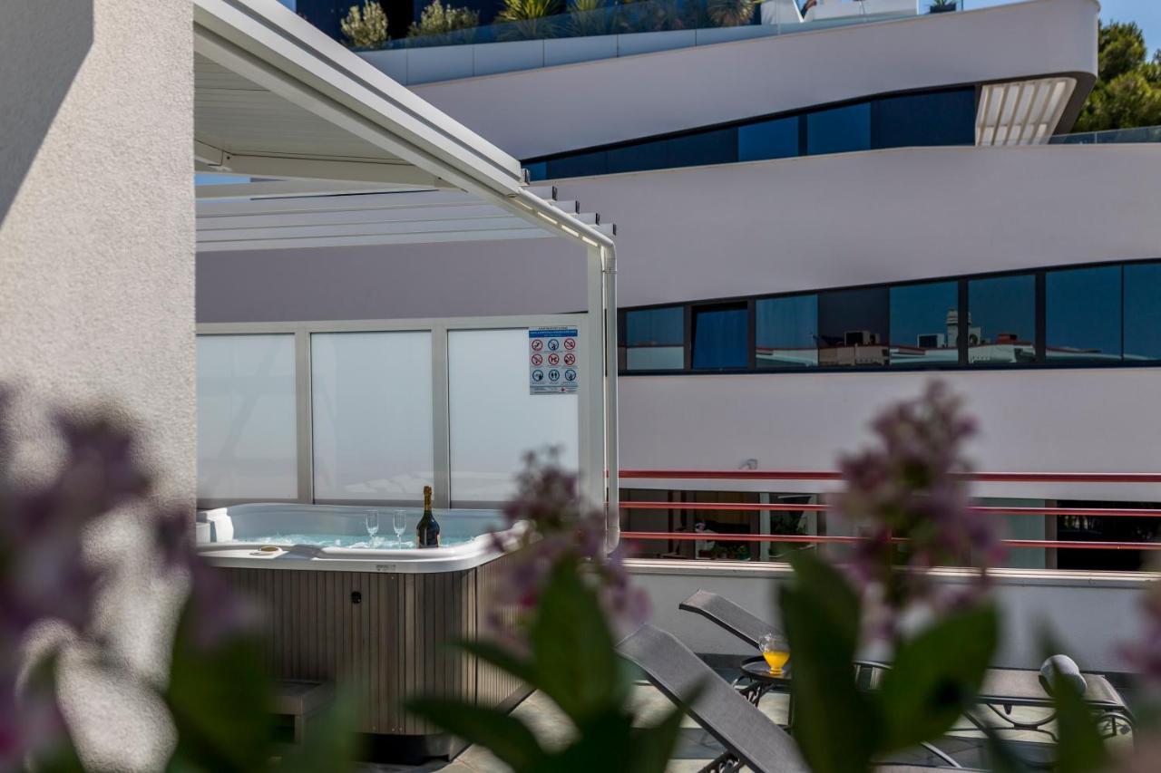 Apartamento Seaside Penthouse With Hot Tub Sky Living Split