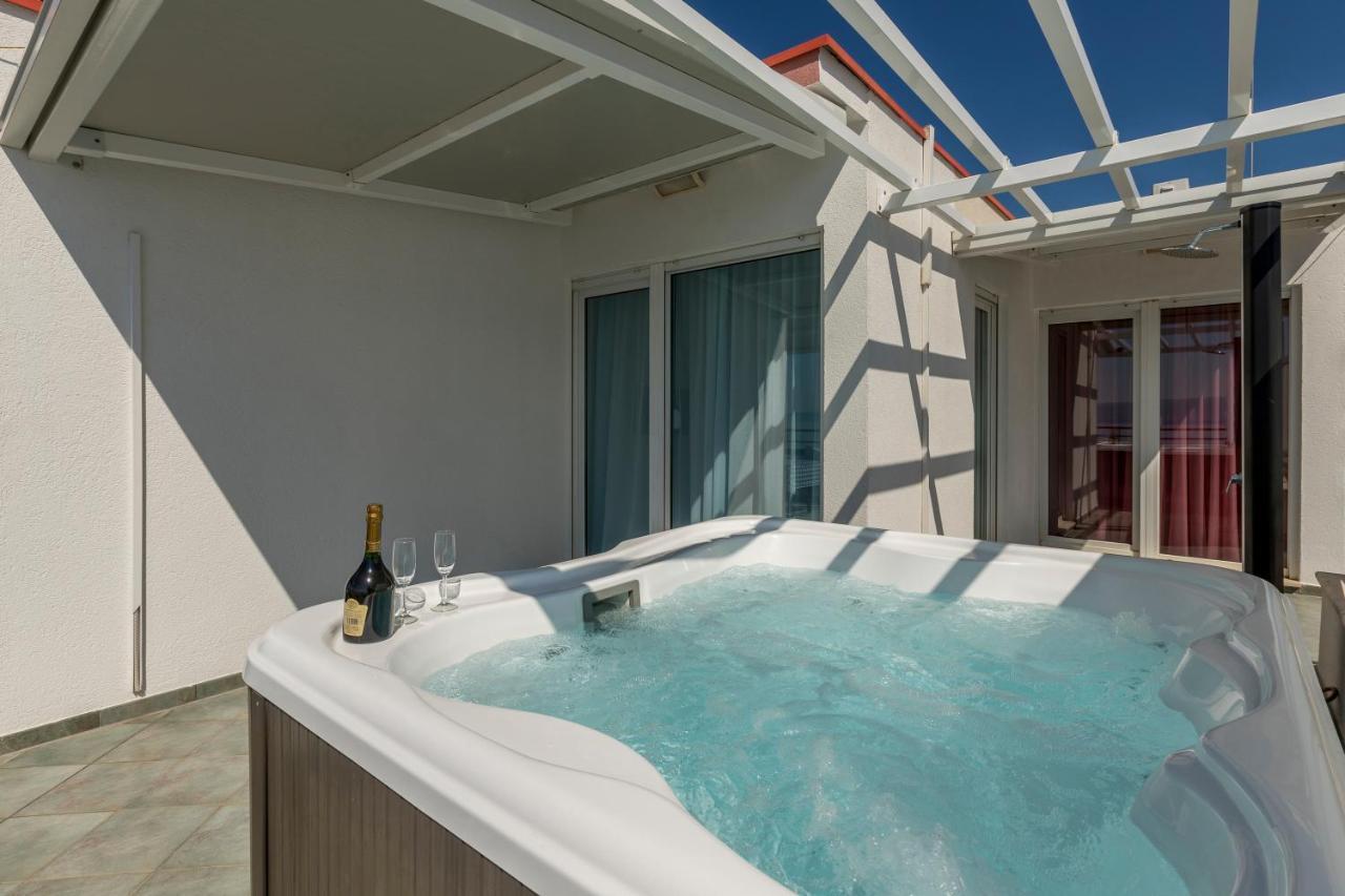 Apartamento Seaside Penthouse With Hot Tub Sky Living *