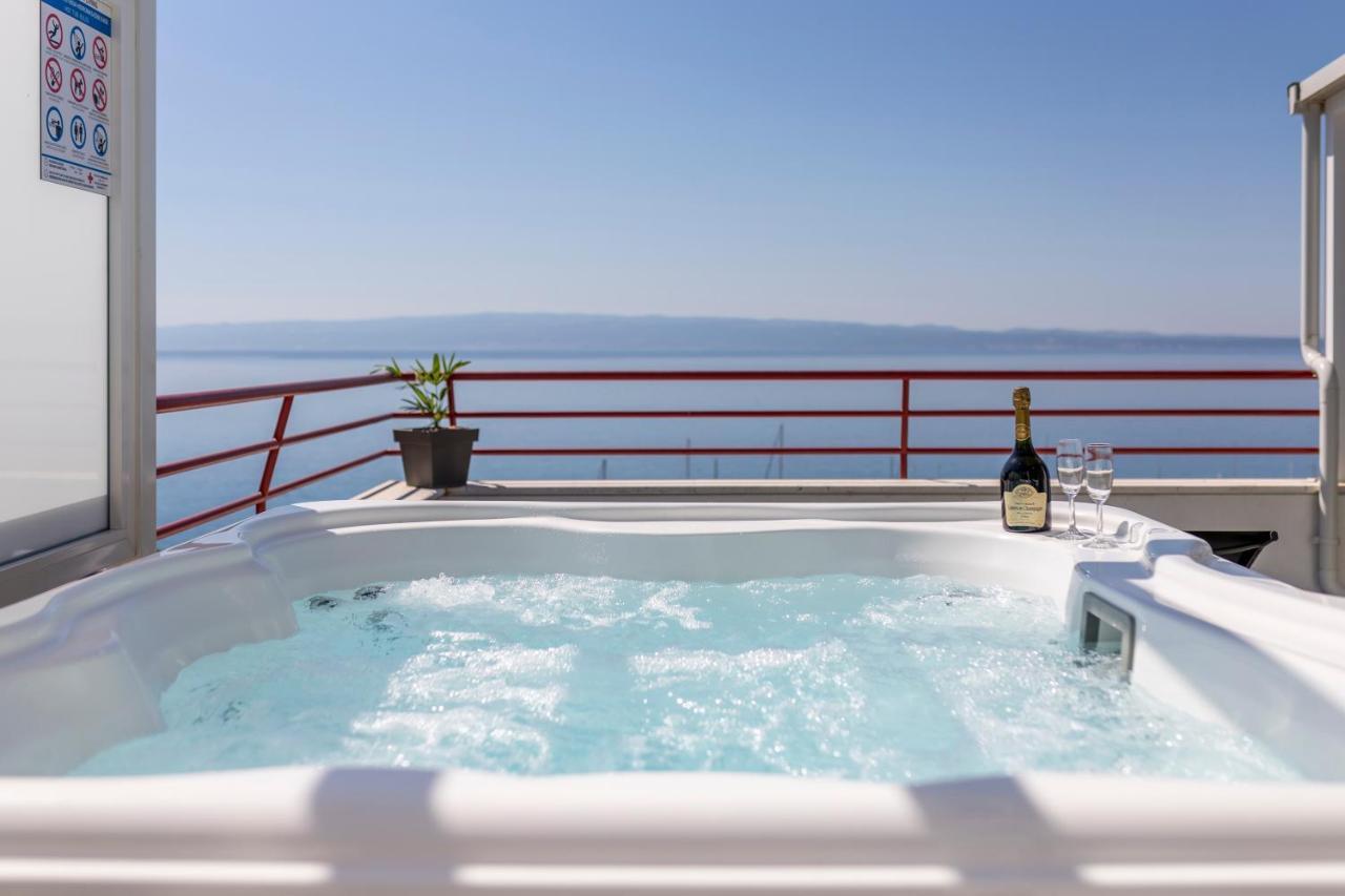 Seaside Penthouse With Hot Tub Sky Living Split