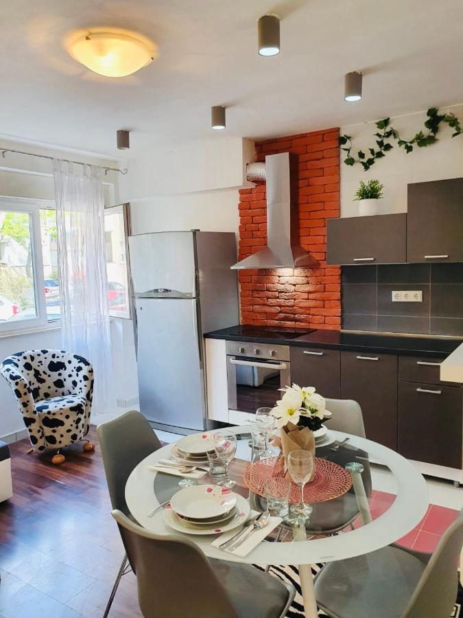 Apartment Mamas V Place Split
